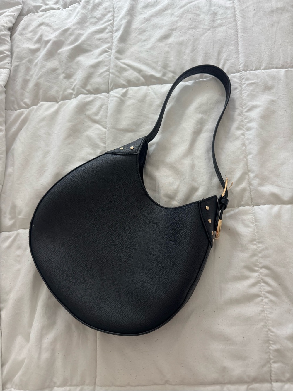 Universal Thread black purse